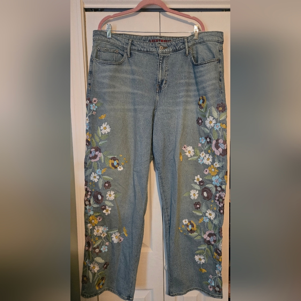 Floral Embroidered LUCKY BRAND jeans